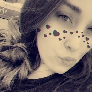 Meet your Posher, Adrianna